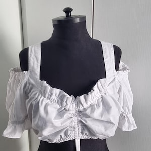 Vintage blouse, 100% cotton DIRNDL blouse, White Trachten blouse, puff sleeves and straps, Ruffles, Oktoberfest Blouse