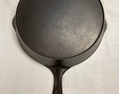 Wagner Sidney 9 Cast Iron Skillet with Heat Ring