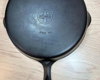Griswold #10 Small Logo Cast Iron Skillet 716