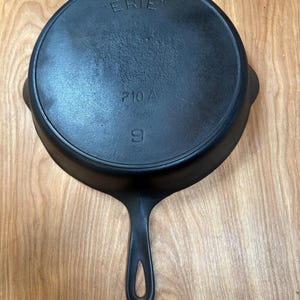 Griswold Erie #9 Cast Iron Skillet - Erie - Pre Griswold