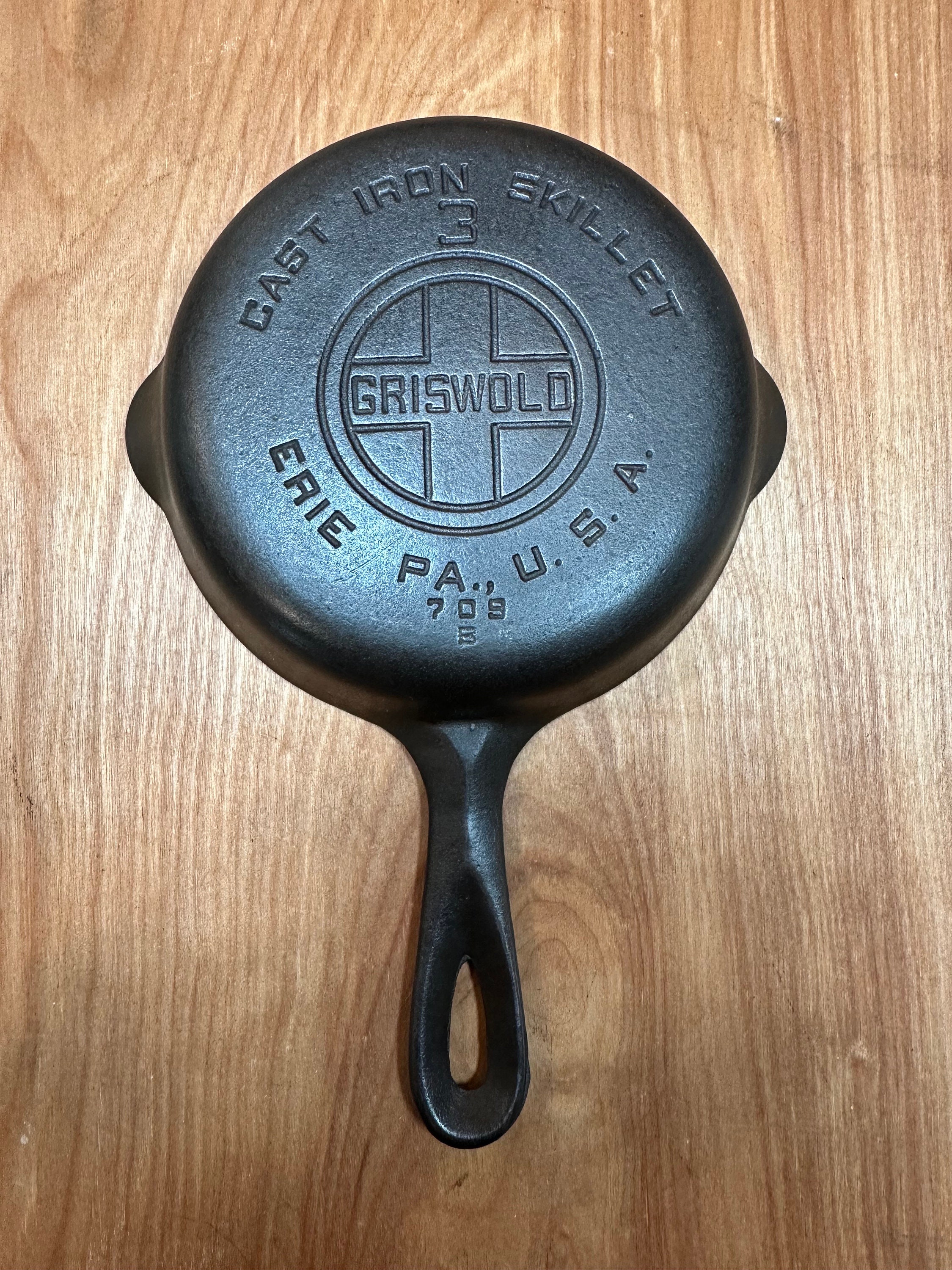 Fully Restored GRISWOLD CAST IRON #9 SKILLET Large Logo 11 Seasoned Flat