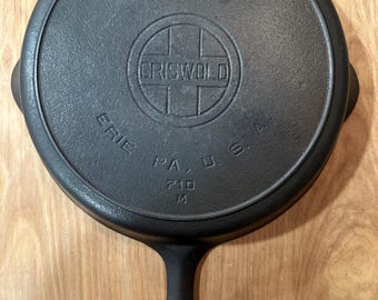Griswold 9 710 Cast Iron Skillet - Large Block Logo with Heat Ring