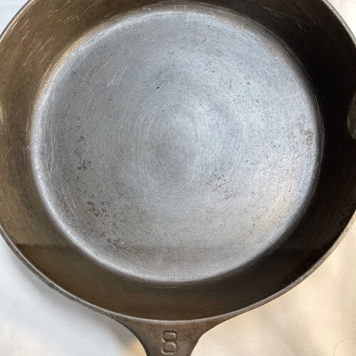 Griswold #8 Large Block Logo Cast Iron Skillet - Wobble and Can Spin - Best for shops gas stove