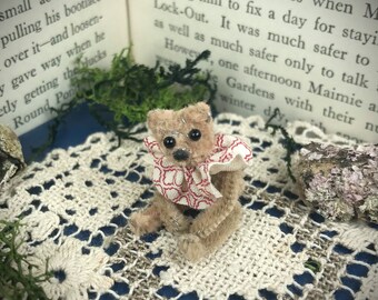 Winnifred, collectible dollhouse teddybear