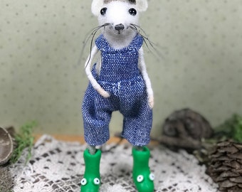 Nico Mouse in frog wellies, needle felted dollhouse miniature doll