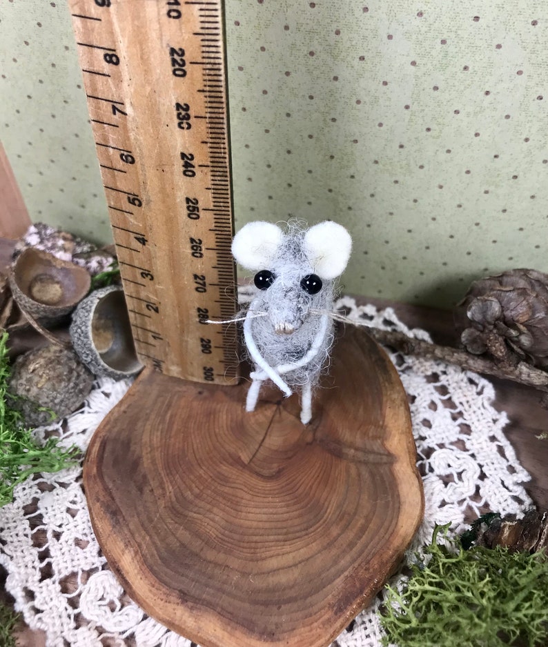 Miniature Dollhouse Mouse, Woolly Mouse, collectible needle felted animal image 4