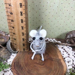 Miniature Dollhouse Mouse, Woolly Mouse, collectible needle felted animal image 5