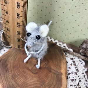 Miniature Dollhouse Mouse, Woolly Mouse, collectible needle felted animal image 3