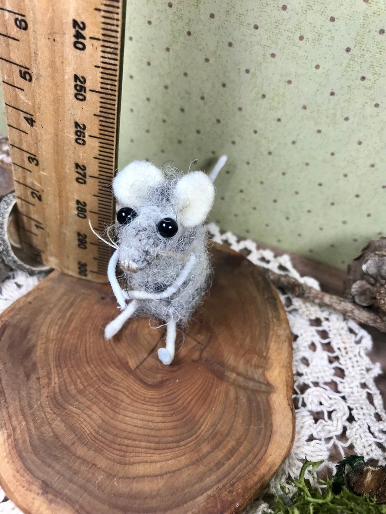 Miniature Dollhouse Mouse, Woolly Mouse, collectible needle felted animal image 3