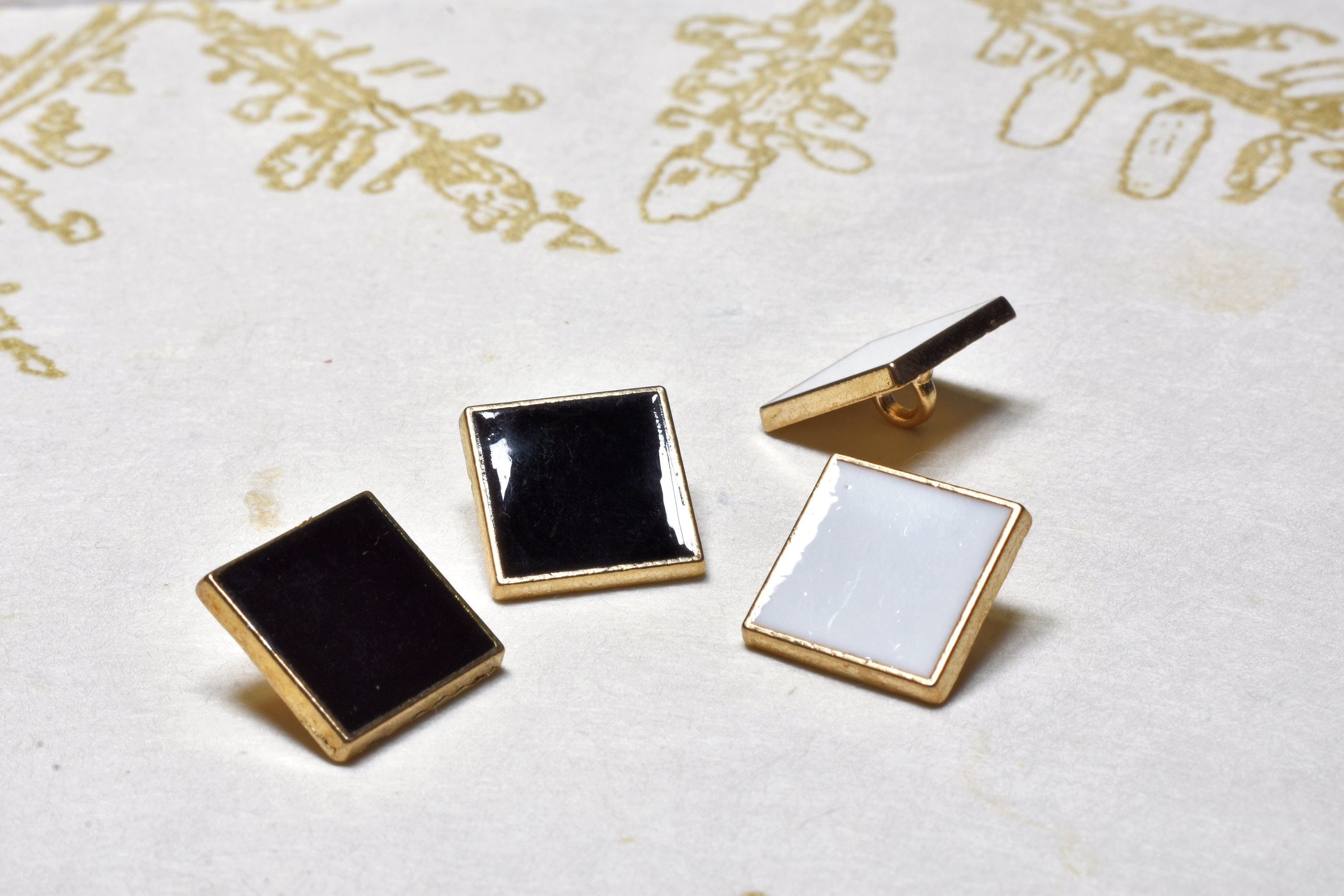 BUTON CUSTOM 148 オフトレ用 14mm Black / Ivory Metal Buttons, Enamel Effect Square Shirt