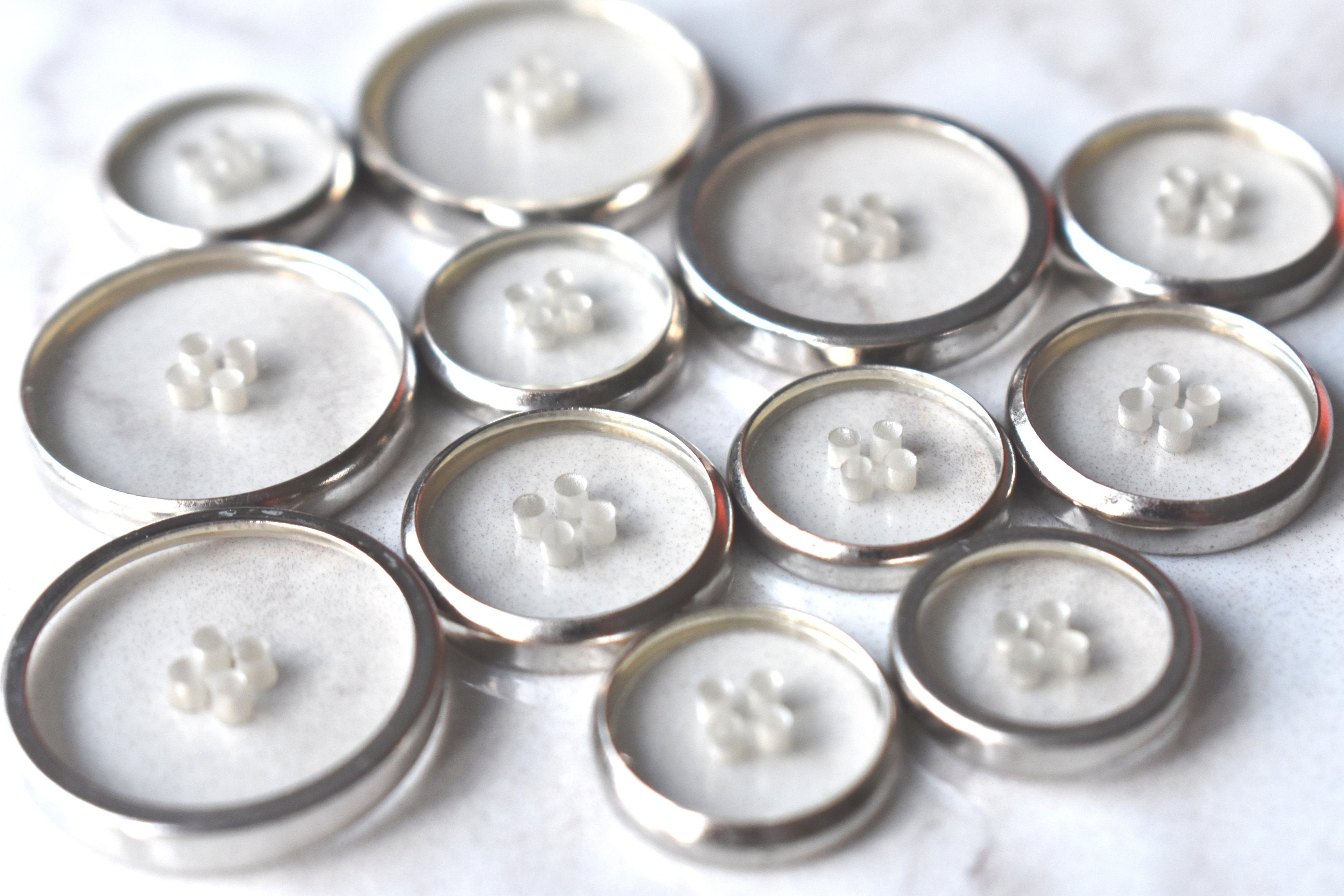 Cool Clear Buttons 11/16 18MM 28L 4-hole Shiny Plastic Rounded Front Rim  Sew on Crafts Clothes Retro Cool 