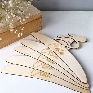 Gepersonaliseerde babyvogelhangers, houten kinderkleerhanger, babyshowercadeaus, kinderkamerdecoratie, kinderkleerhanger afbeelding 6