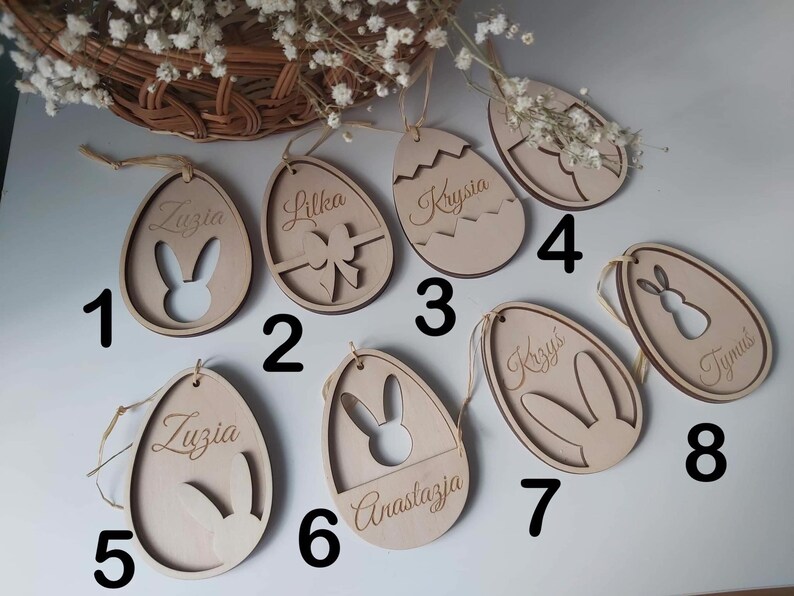 Pendentif panier de Pâques personnalisé Étiquettes en bois pour œufs de Pâques Signe de Pâques avec nom Étiquettes de lapin de Pâques image 2