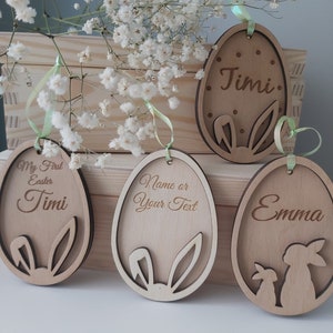 Pendentif panier de Pâques personnalisé Étiquettes en bois pour œufs de Pâques Signe de Pâques avec nom Étiquettes de lapin de Pâques image 1