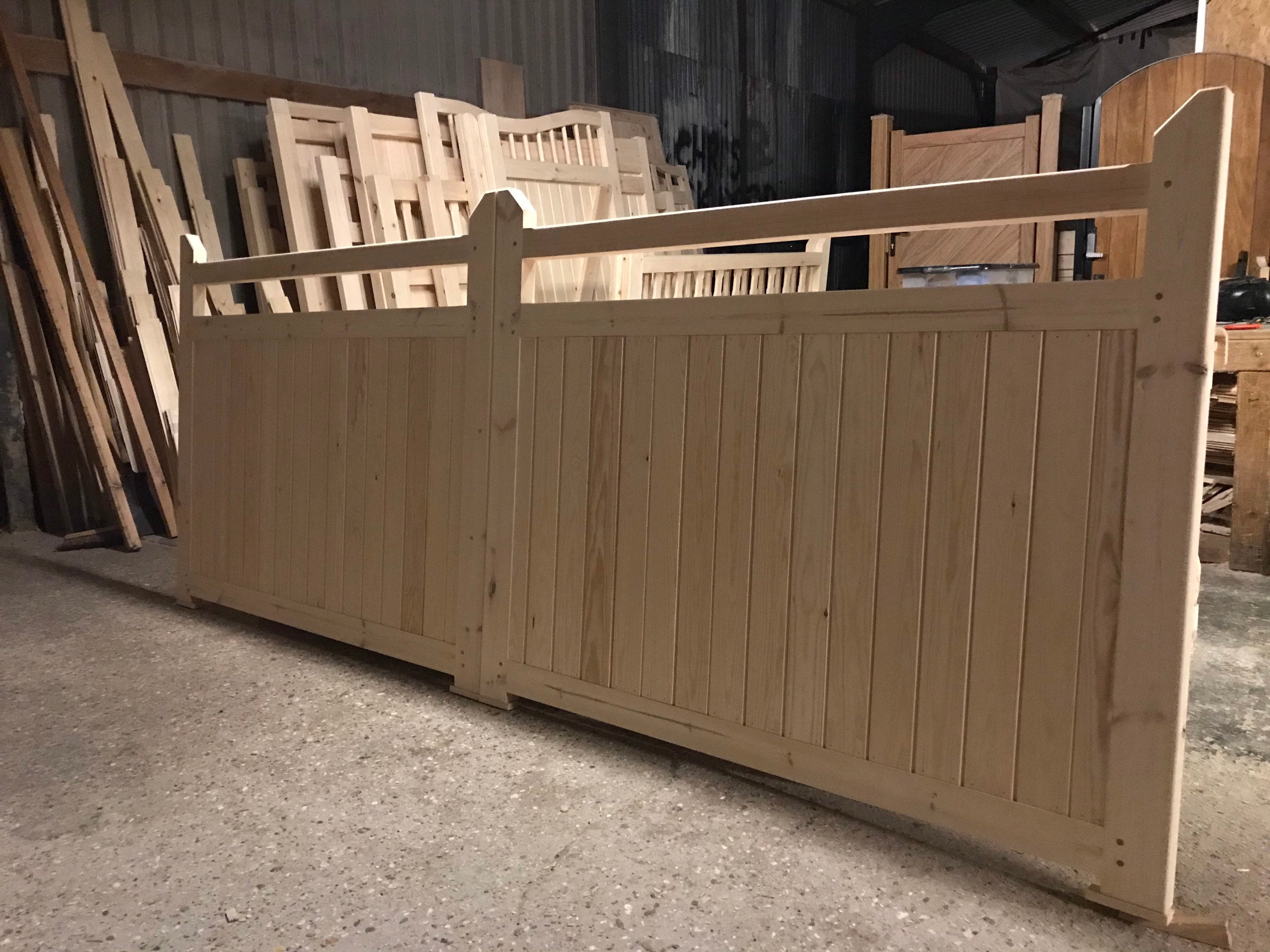 Timber Gates: Aesthetic Appeal, Security \u0026 Durability for Your PropertyMeta, image size:2992x2244