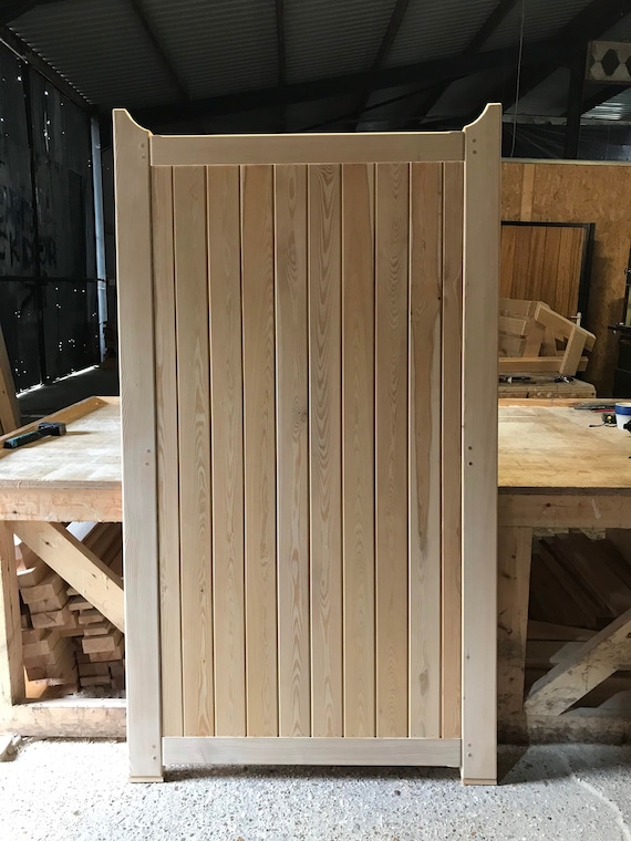 Wooden Garden Gate, Traditional Flat Top Entrance Gate, Custom Made Sizes,  Fully Boarded Pedestrian Gates, Fast Delivery: The Cottage Gate.