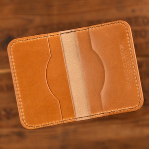 Tarjetero de cuero italiano / Bifold de cuero delgado de cuatro bolsillos hecho a mano / Cartera minimalista / Cartera de tarjeta de crédito / Hombres y mujeres