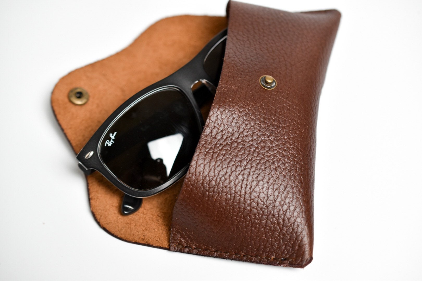 Estuche Rígido Para Gafas De Sol - Color Rosa, Cuero, Tamaño 16x8x7 Cm, Protección Antiarañazos