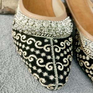 Indian V Shape Footwear
Punjabi Sandals
Chappals
Indian Footwear
Shoes From Pakistan
Indian Gold Sandals
Pakistani Handmade Shoes
Mojari Shoes
Jutti Heel
Kolhapuri Heel
Indian Wedding Shoes
Silver Indian Shoes