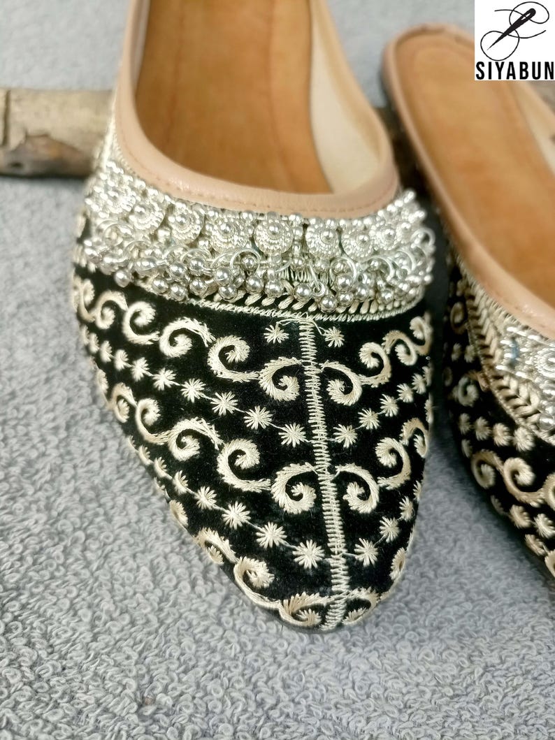 Indian V Shape Footwear
Punjabi Sandals
Chappals
Indian Footwear
Shoes From Pakistan
Indian Gold Sandals
Pakistani Handmade Shoes
Mojari Shoes
Jutti Heel
Kolhapuri Heel
Indian Wedding Shoes
Silver Indian Shoes