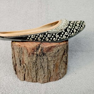 Jutti Khussa
Khussa Shoes for Women
Womens Khussa Shoes
Shoes Khussa
Pakistan Shoes
Punjabi Womens Shoes
Punjabi Jutti
Khussa Shoes
Indian Juttis
Black Punjabi Jutti
Desi Jutti
Punjabi Jutti Size 8
Khussa Jutti Heel
Mojari Shoes
Womens Punjabi Jutti