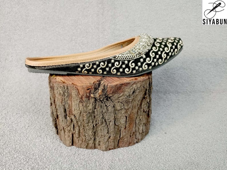 Jutti Khussa
Khussa Shoes for Women
Womens Khussa Shoes
Shoes Khussa
Pakistan Shoes
Punjabi Womens Shoes
Punjabi Jutti
Khussa Shoes
Indian Juttis
Black Punjabi Jutti
Desi Jutti
Punjabi Jutti Size 8
Khussa Jutti Heel
Mojari Shoes
Womens Punjabi Jutti
