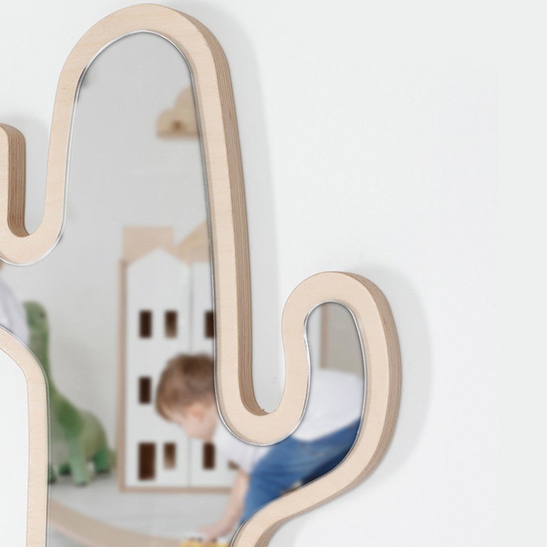 Cactus shaped acrylic mirrors detail