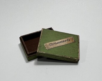 Wooden Ornament Storage Box- Iguana Green/Square- 1/12th scale