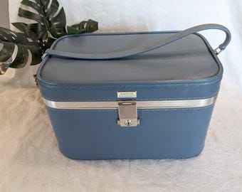 Vintage Amelia Earhart Train Case: Retro Hard Makeup Luggage