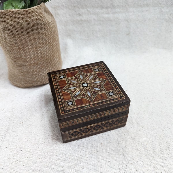 Small Wood and Mother of Pearl Box - Red Velvet Lined - Stunning Geometric Design - Highly Detailed Lid and Sides - 2 3/4" x 2 3/4" x 1 1/2"