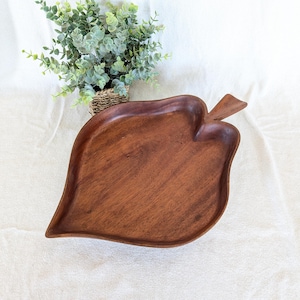 Vintage 1950s Monkey Pod Wood Serving Tray – Organic Shape, Mid-Century Modern Home
