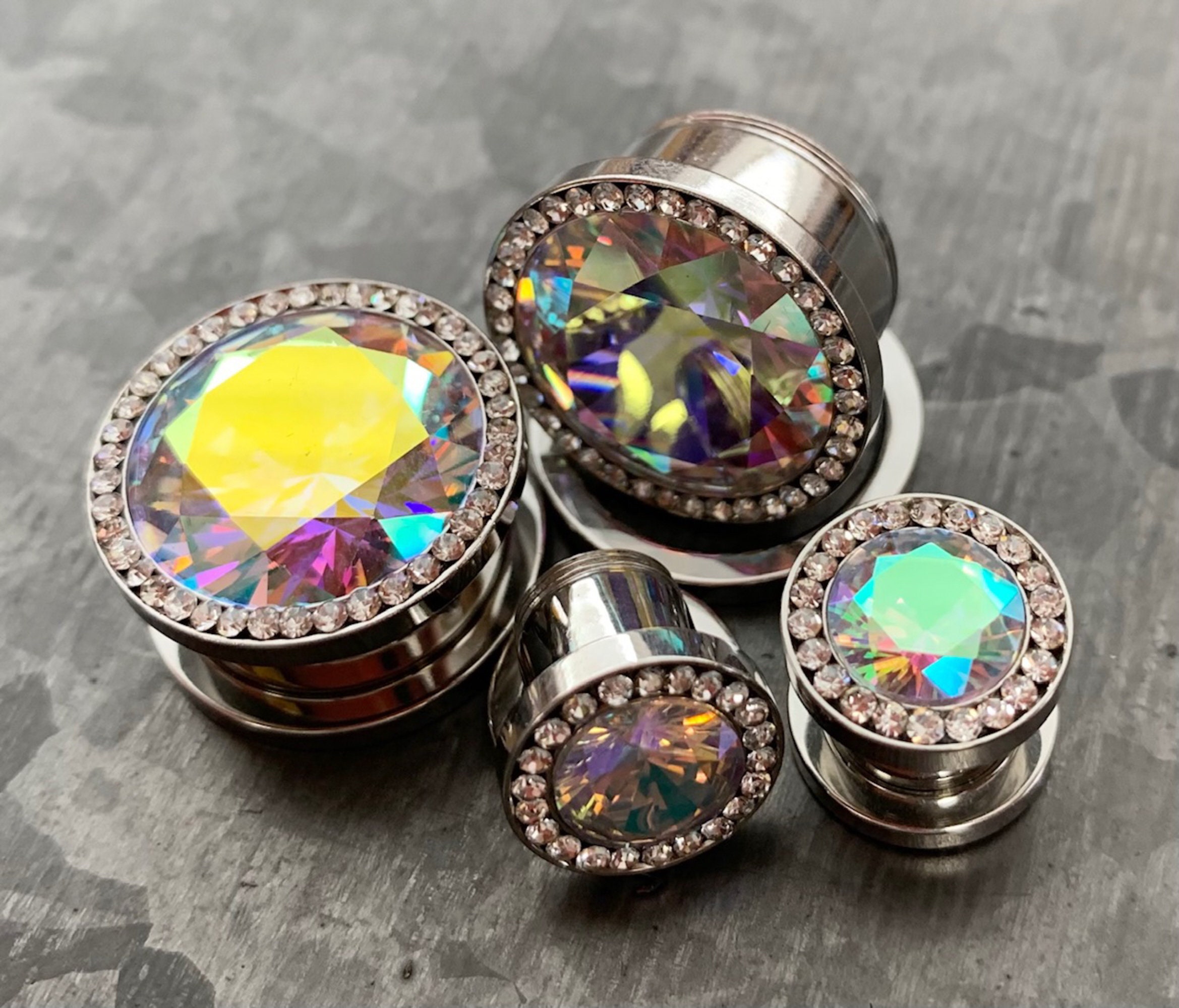 4G 5MM Pair of Clear CZ Large Gem Steel Ear Plugs Screw Fit Gauges 4G 5MM Pair of Clear CZ Large Gem Steel Ear Plugs Screw Fit Gauges