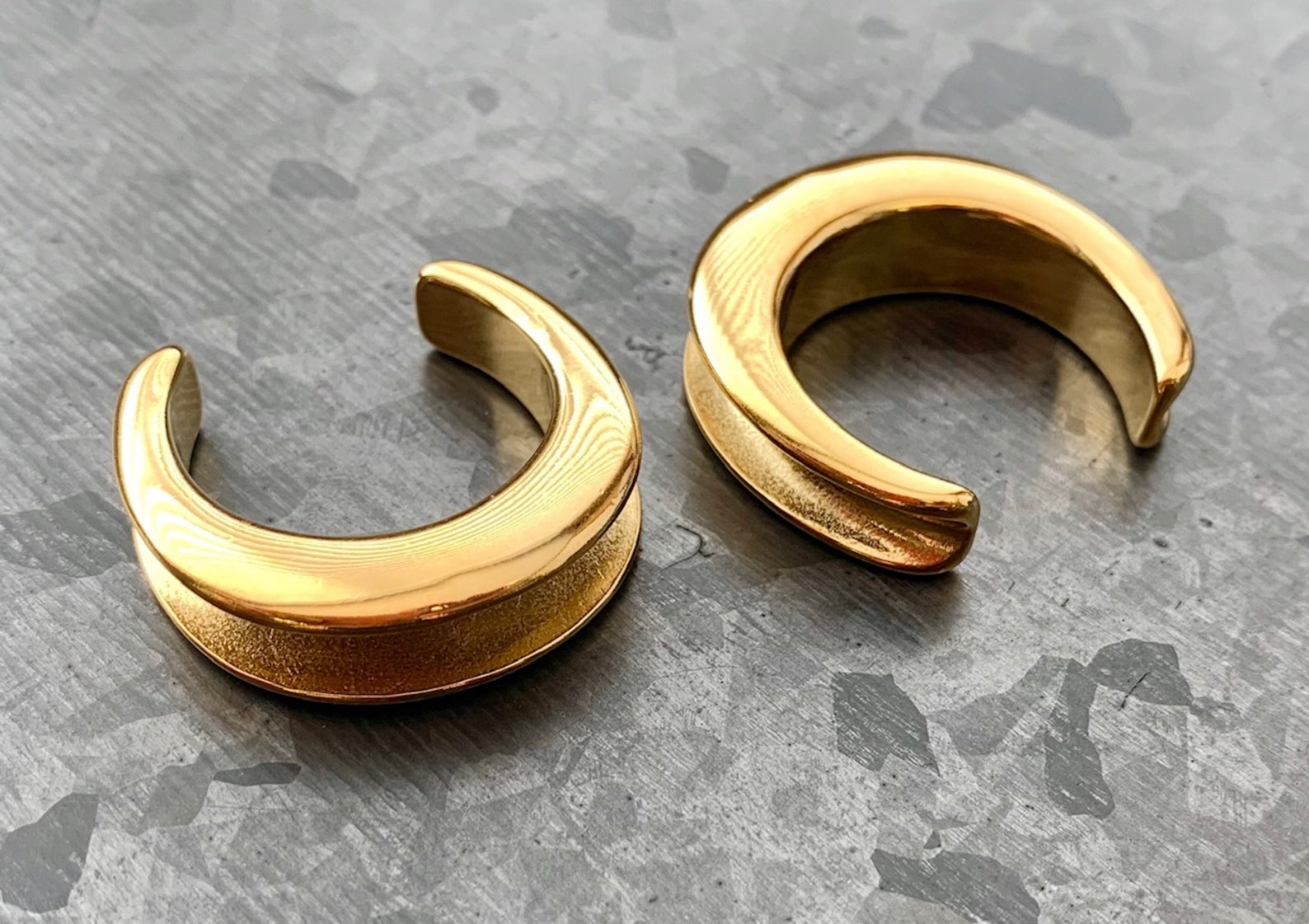 Pair of Stunning Gold Saddle Surgical Steel Ear Spreaders Etsy Canada