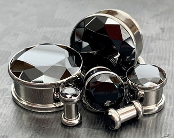 Pair Solid CZ Faceted Gem Double Flare Ear Plugs 8g Black r Pair Solid CZ Faceted Gem Double Flare Ear Plugs 8g Black r