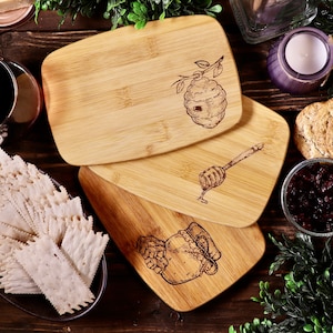 Bee Themed 4 pc Cutting Board and Utensil Set - Kitchen and Bath - Stylish  Engraving | Engravers in Orem