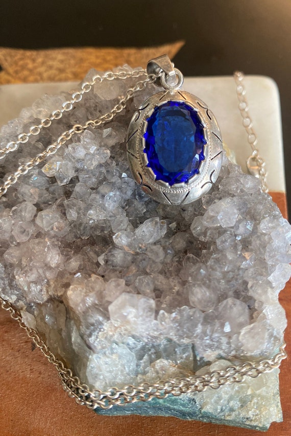 Sterling silver and sapphire pendant