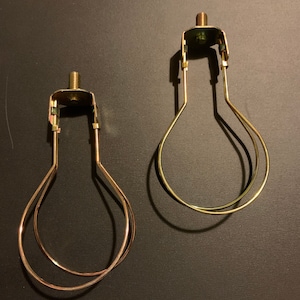 Set of 2 clip on bulb lamp shade holder