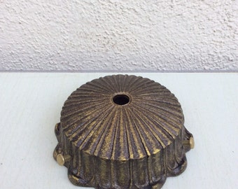 3” Vintage cast aluminum lamp shade holder ( used)