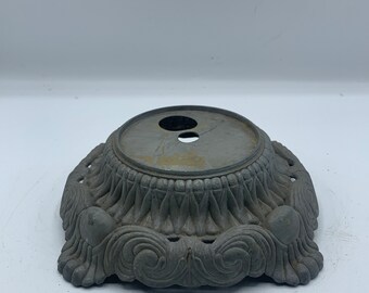 unfinished Pot metal lamp base ( used)