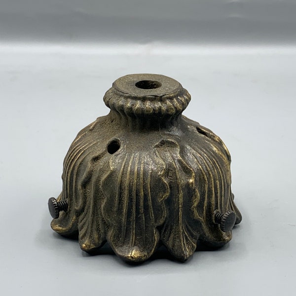 2-1/4” vintage cast zinc lamp shade holder ( used)