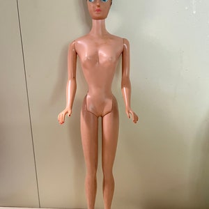 Vintage Barbie Fashion Queen with 3 wigs