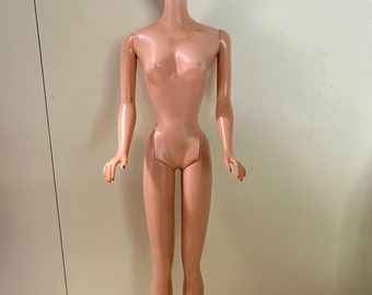 Vintage Barbie Fashion Queen with 3 wigs