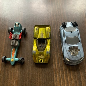 Set of 3 Die-Cast Collectable Cars