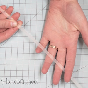 desossa de plástico 1/4 de polegada transparente descoberta - desossa para vestidos osso de espartilho - vendido por metro - osso de baleia sintético