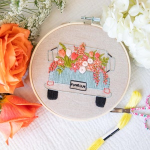Flower Vintage Truck Embroidery Pattern - Instant download pattern with old truck and flowers craft - hand embroidery pattern
