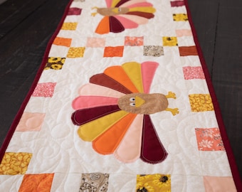 Thanksgiving quilted table runner pattern - turkey table runner quilt pattern - fun applique quilt turkey
