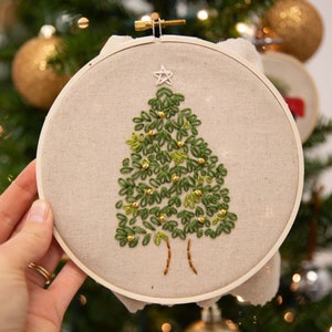Christmas DIY Embroidery Kit Beginner - Embroidery Hoop Art - textured bead Christmas tree embroidery kit
