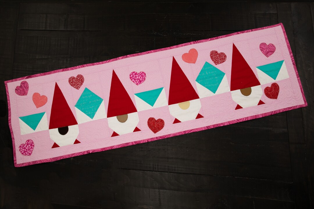 Valentines Quilted Table Runner Pattern With Envelopes and Gnomes ...
