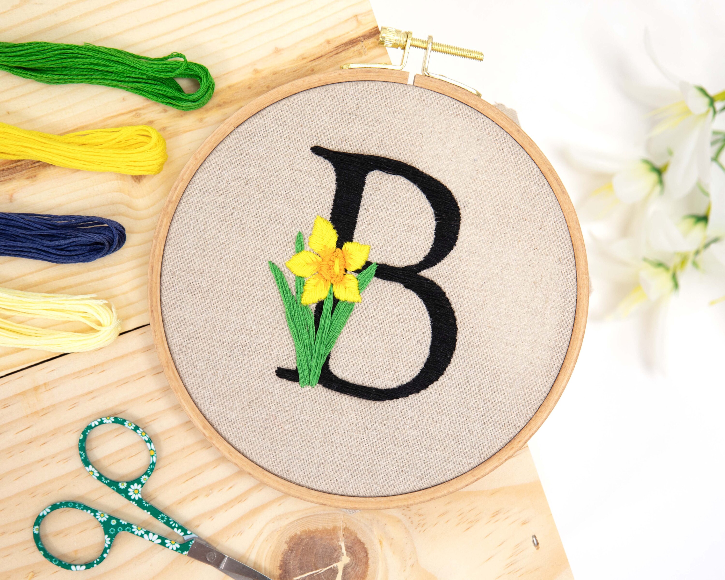 Garden Flowers, Beginner Embroidery Kit, Easy Embroidery Kit for Beginners,  Embroidery, Flower Embroidery Kit, Needlepoint Kits, DIY 