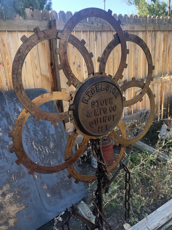 Rustic Patina 6" Yard Art License Plate Flower